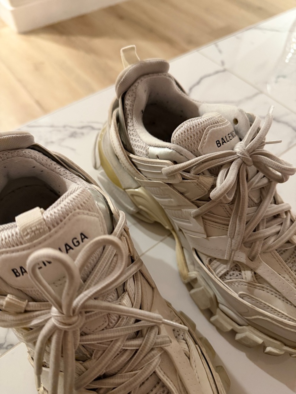 Balenciaga - Picture 2 of 4